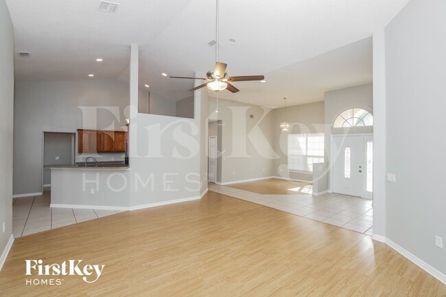 Photo - 599 Australian Rd NW