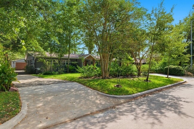 Photo - 1320 Woodvine Dr