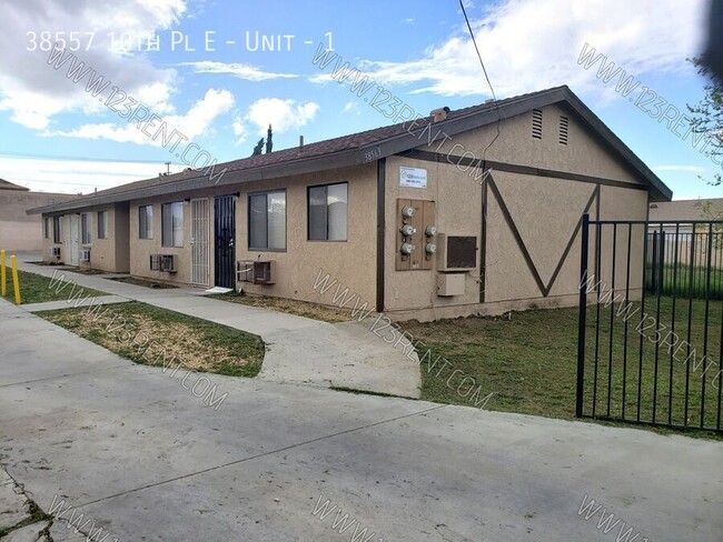 1BD/ 1BTH 1ST FLOOR APT EAST PALMDALE - 1BD/ 1BTH 1ST FLOOR APT EAST PALMDALE Unidad 1