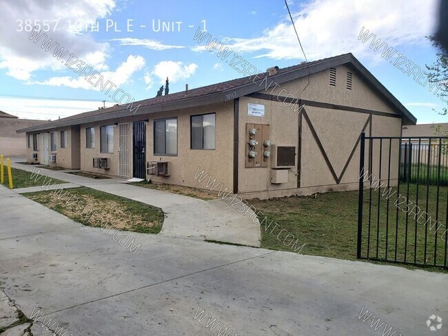 Building Photo - 1BD/ 1BTH 1ST FLOOR APT EAST PALMDALE Unit 1