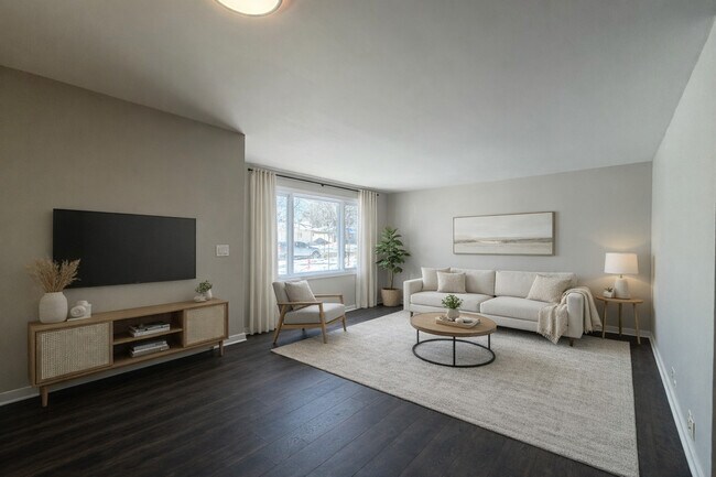 Photo - 155 W Wayne Pl