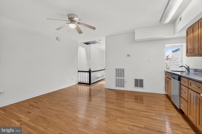 Photo - 4307 Locust St Unit 3