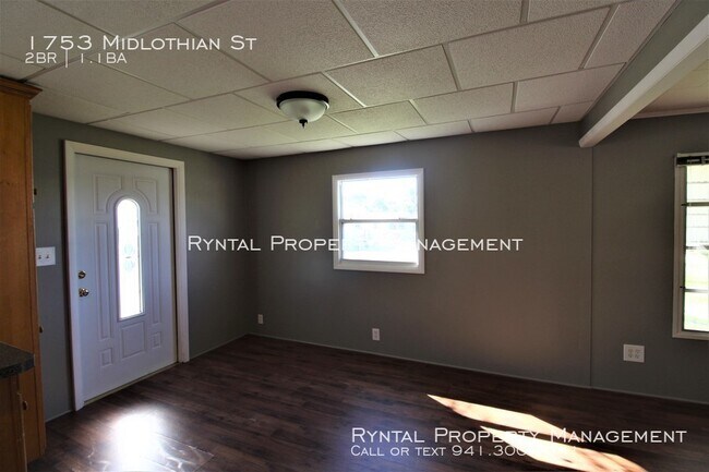 Photo - 1753 Midlothian St