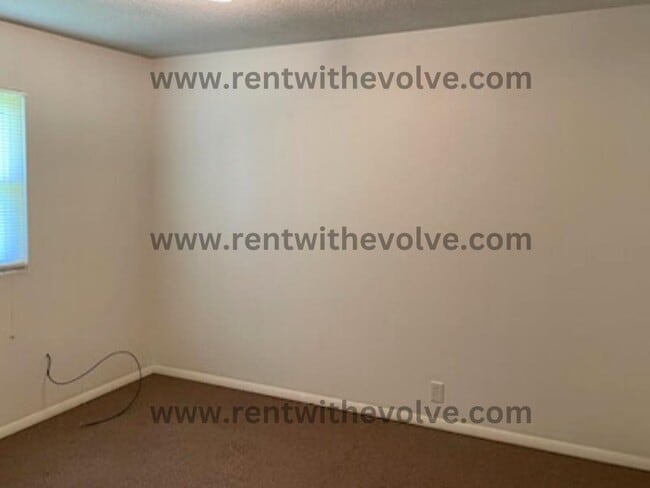 Photo - 225 S Angle St