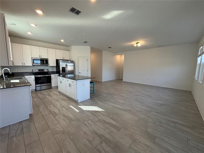 Photo - 724 Grove St