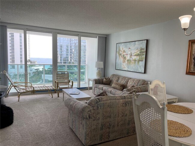 Photo - 100 Bayview Dr Unit 1012