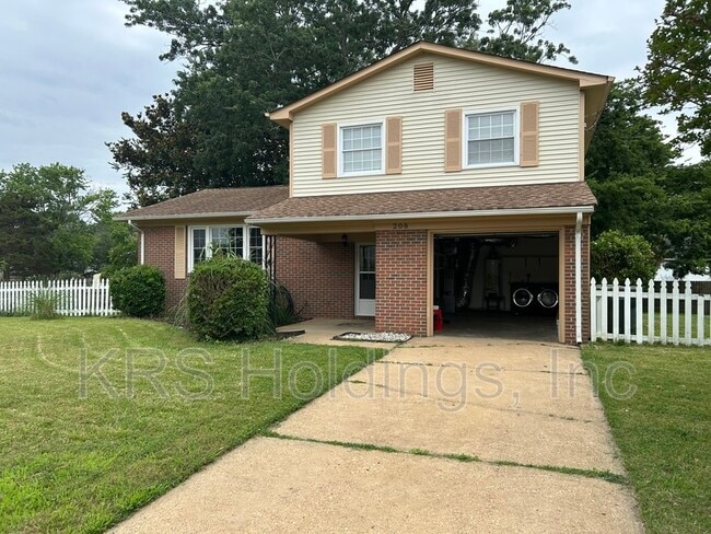 Photo - 208 Fort Worth St House