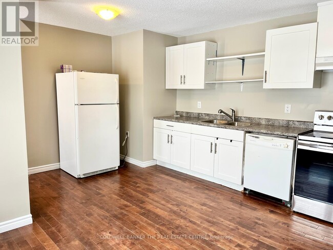 Photo - 11 Chaucer Crescent