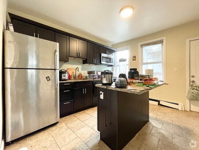 Building Photo - 2 Wyman St Rental