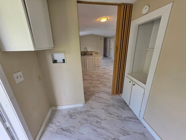 Photo - 675 Tallow St