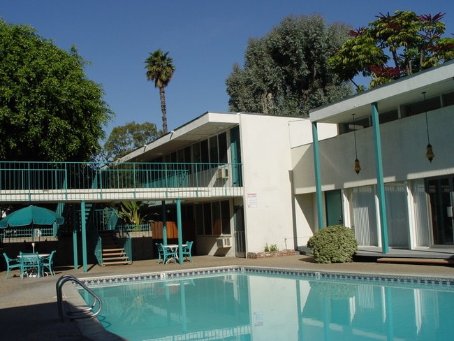 Photo - Downey Plaza