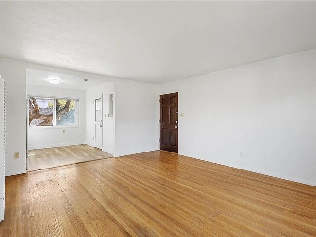 Photo - 610 Santa Clara Ave