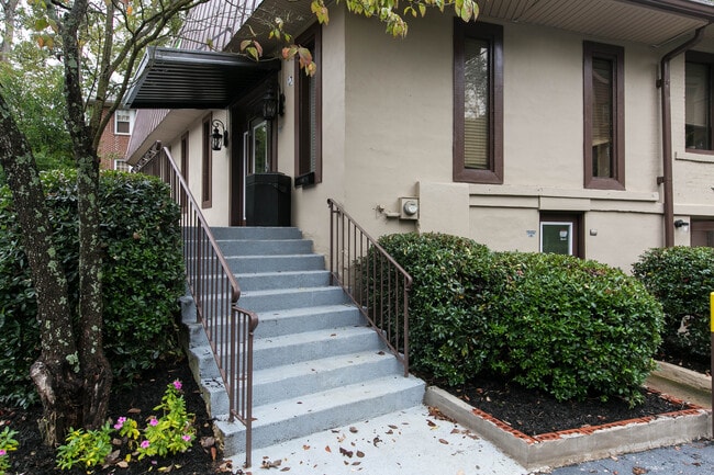 The Residence at 1743 N Decatur