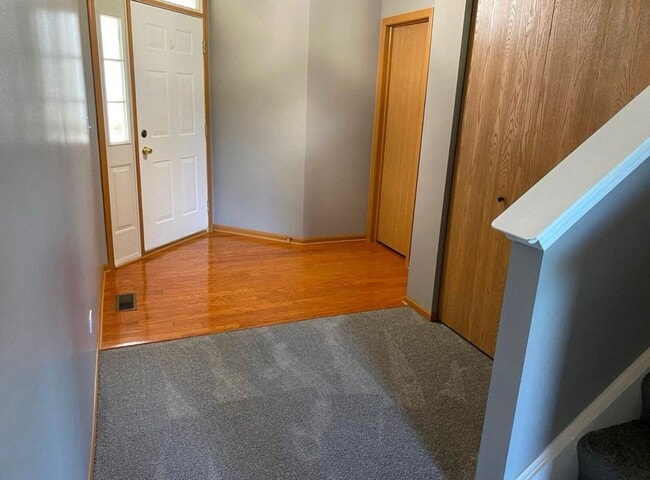 Photo - 16446 Newcastle Way