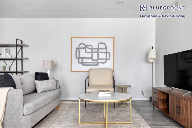 Photo - 115 N Wetherly Dr Unit FL2-ID679