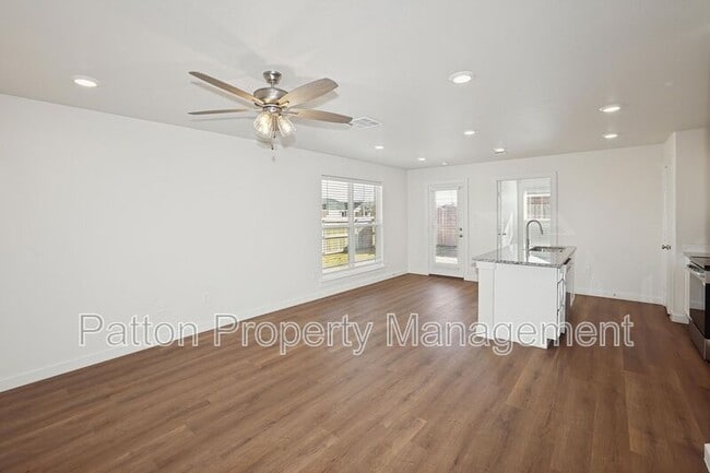 Photo - 8901 Tarrant Rd