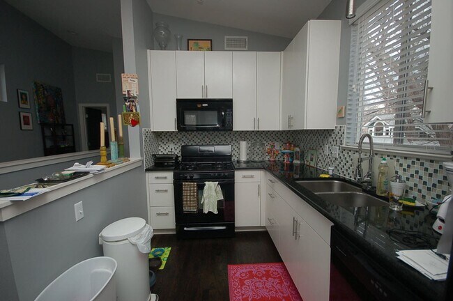 Photo - 3801 Avenue G Unidad B