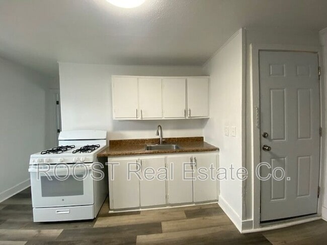 Photo - 124 S Chillicothe St