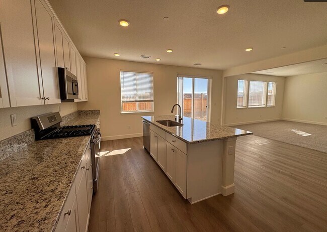 6792 Pilot Peak Ct