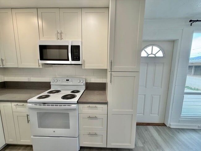 Photo - Partially Renovated 2 Bedroom / 1 Bathroom Cottage in Kahului!