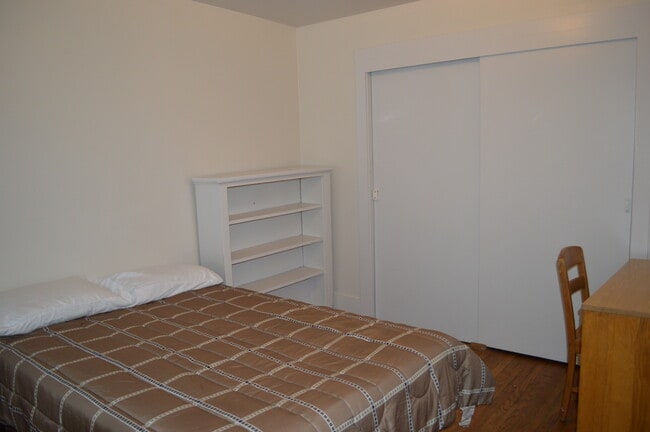 Photo - 105-107 N Quarry St Unidad 107-2