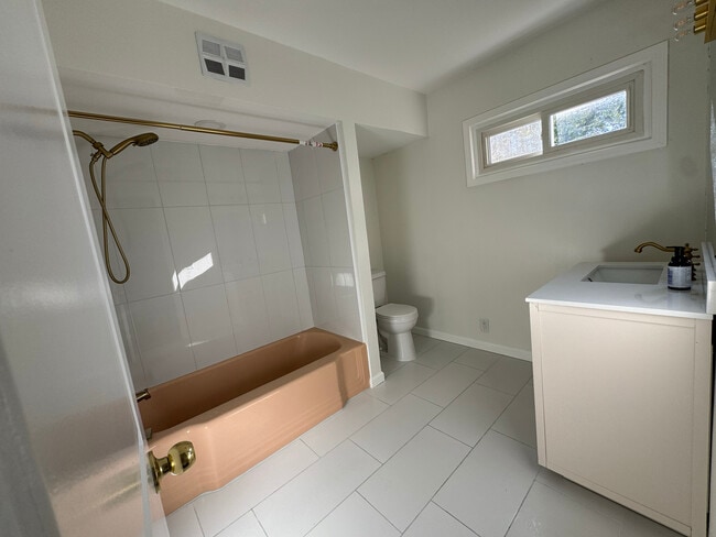 Photo - 709 W Glencoe Rd