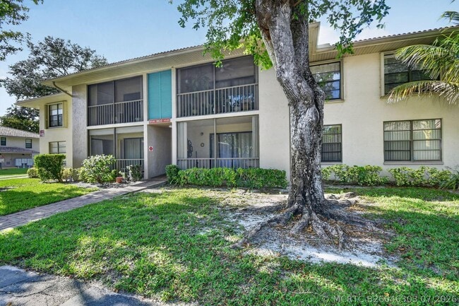 Building Photo - 9810 Pineapple Tree Dr Unit 103