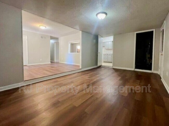 Photo - 609 Semple Ave