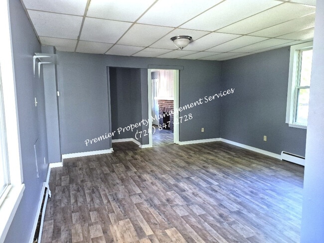 Photo - 421 Schiller St