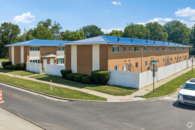 601-605 Abbe Rd