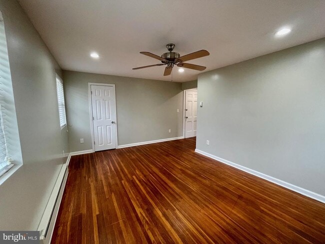 Photo - 412 E Providence Rd