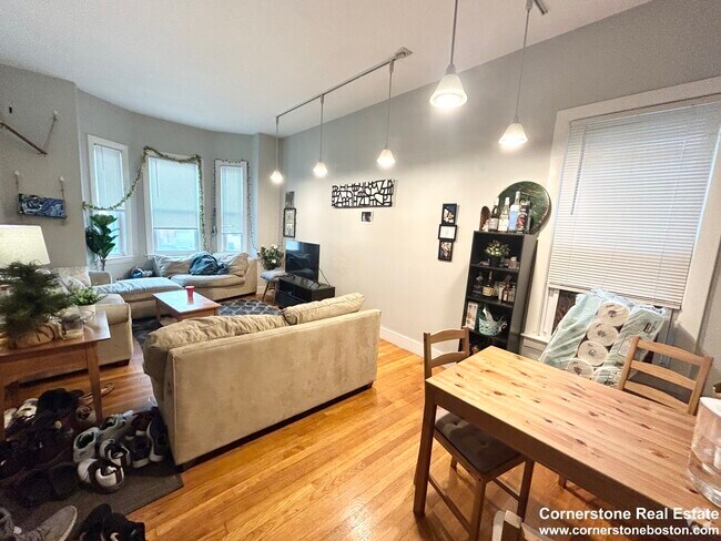 Building Photo - 218 Columbia St Unit 1 Rental