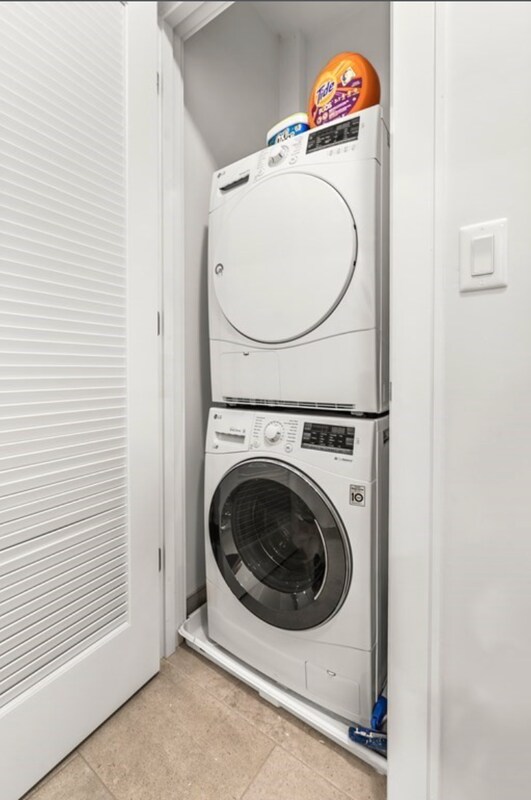 Photo - 420 W Broadway Unit 302