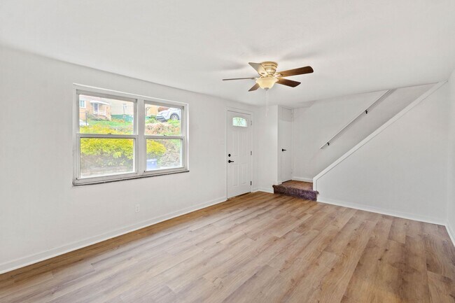 Photo - AVAILABLE OCT 1ST!! GORGEOUS 2 BEDROOM HOU...