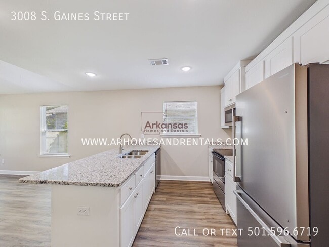 Photo - 3008 S Gaines St