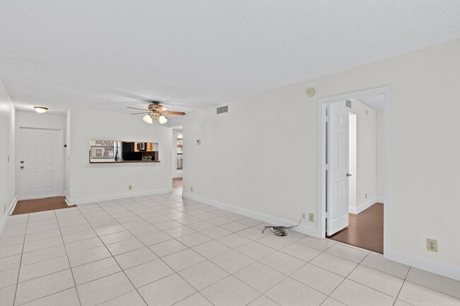 Photo - 3129 Millwood Terrace Unit 1380
