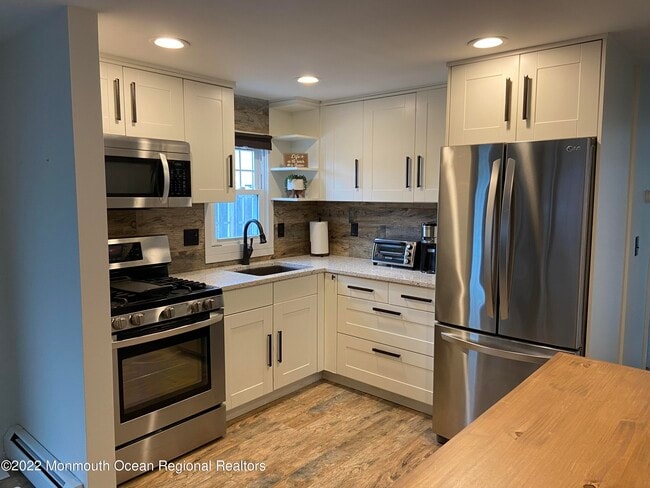 Photo - 452 Marathon Ct