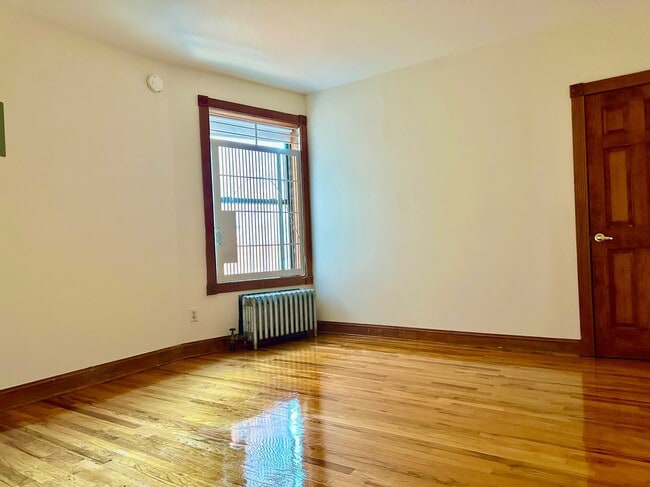 Photo - 634 St Nicholas Ave Unit 4H