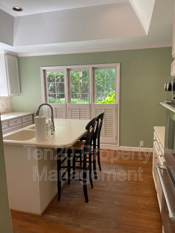 Photo - 1544 Glencoe Dr