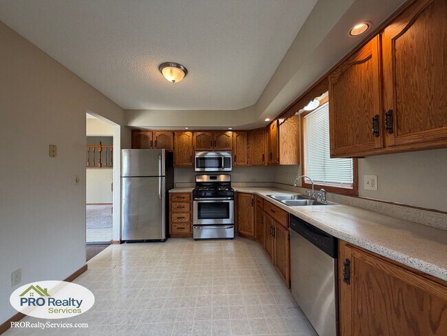 Photo - 5642 Royal Oaks Dr