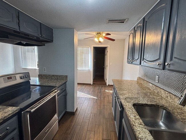 Photo - Charming 2 bedroom townhome in Phoenix!