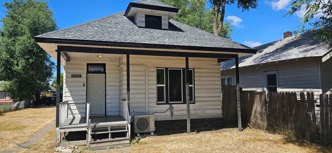Photo - 3 Bedroom 1 Bath home in north Spokane with plenty off off street parking