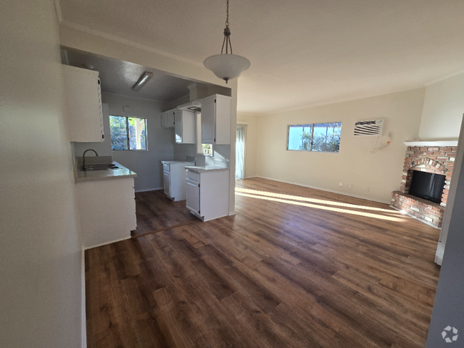 Building Photo - 13529 Leadwell St Unit 4 Rental