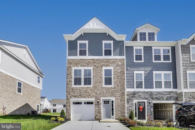 Photo - 11003 Barnard Pl Townhome