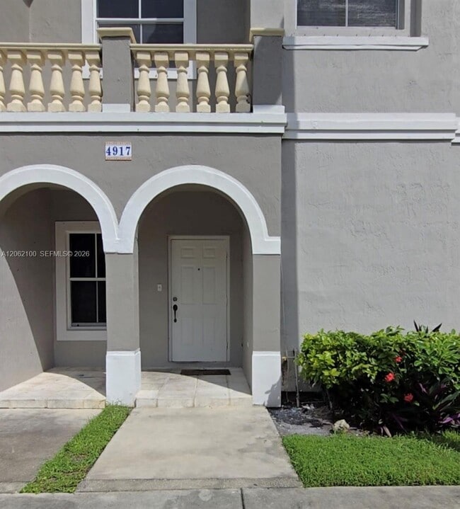 Building Photo - 4917 SW 141st Ave Unit 4