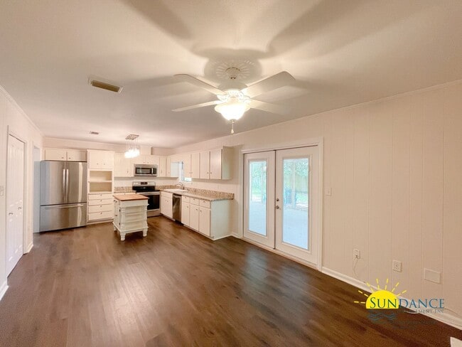 Photo - Updated 3-Bedroom Home in desirable Kenwood neighborhood!