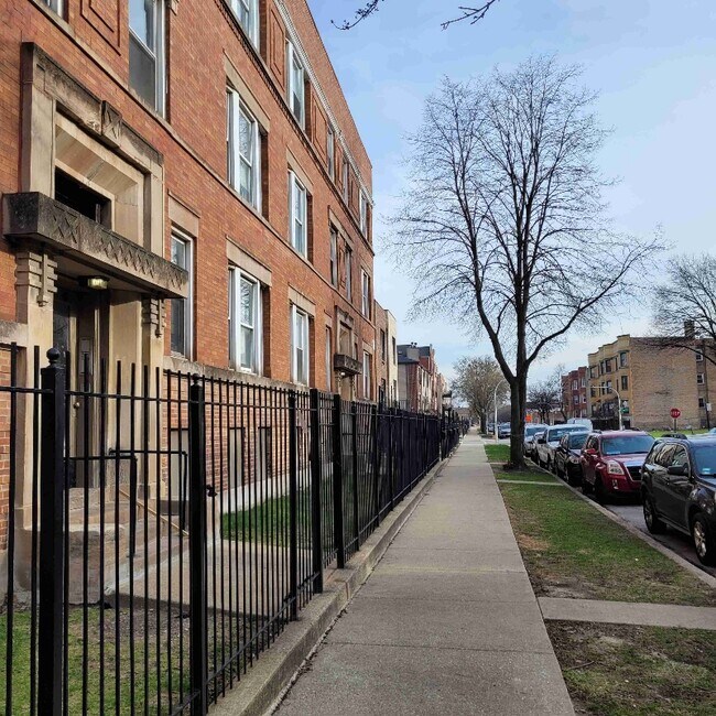 4541 S Calumet Ave Unit 1A