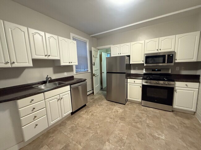 Building Photo - 63 Dana St Unit 8 Rental