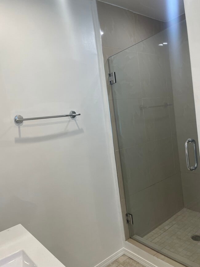 Photo - 300 W Hillsdale St Unit 1