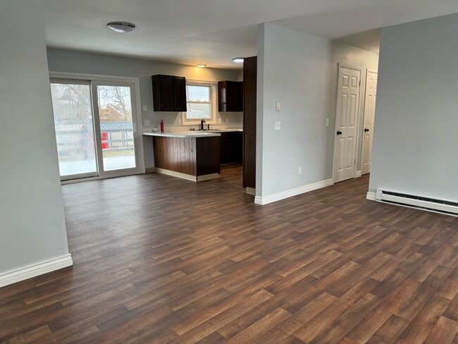 Photo - 1345 Lockview St